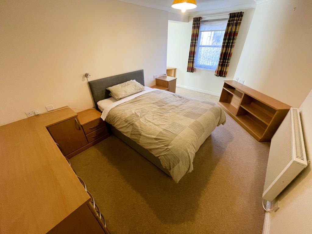 Bedroom a.JPG
