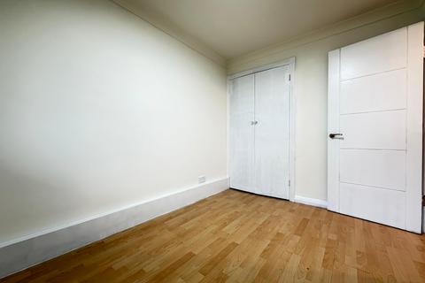 undefined, Jersey Road, Hounslow TW3