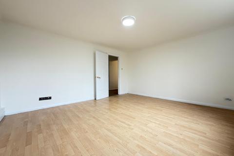 undefined, Jersey Road, Hounslow TW3