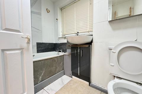 undefined, Jersey Road, Hounslow TW3