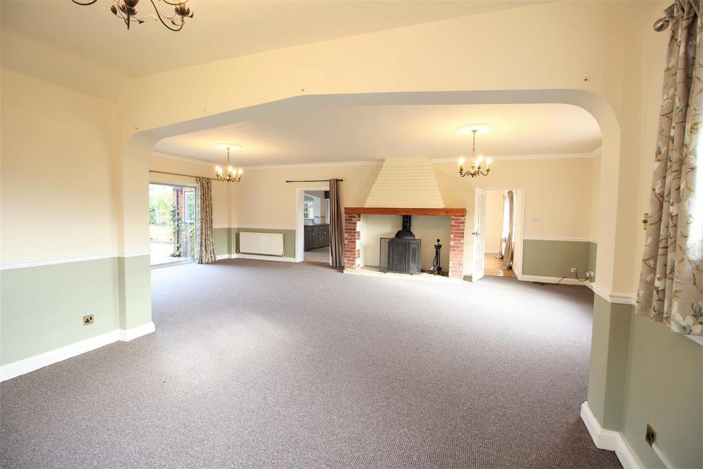 Sitting Room 3.JPG