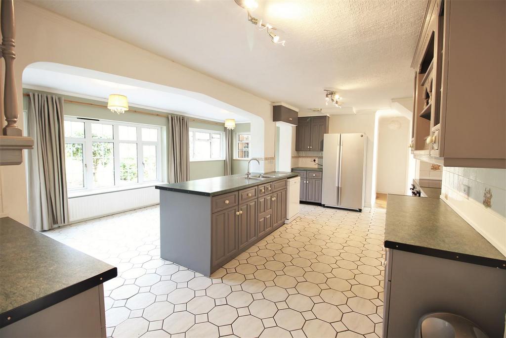 Kitchen 1.JPG