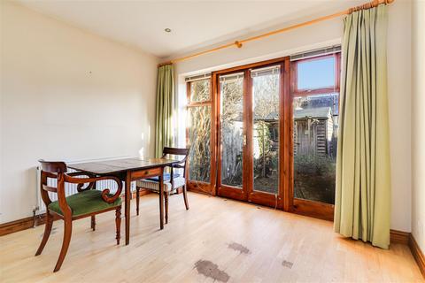 2 bedroom terraced house for sale, Malta Road, Cambridge CB1