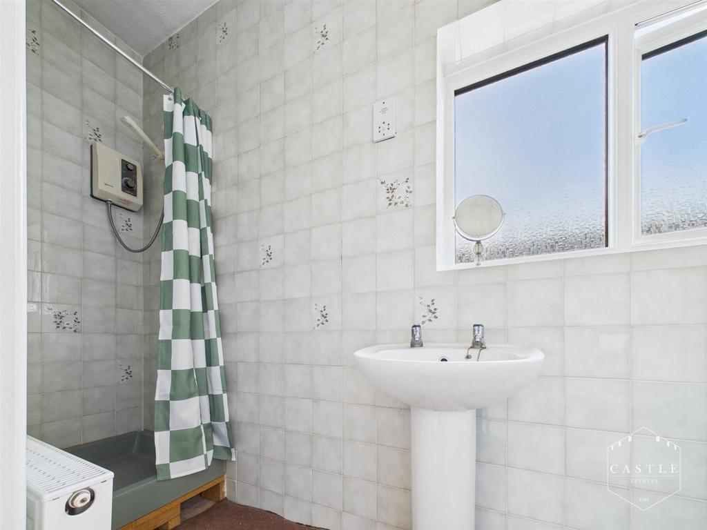 Ensuite shower room