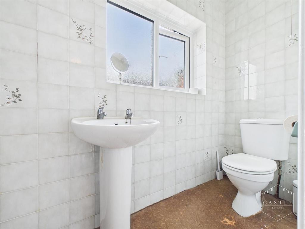 Ensuite shower room
