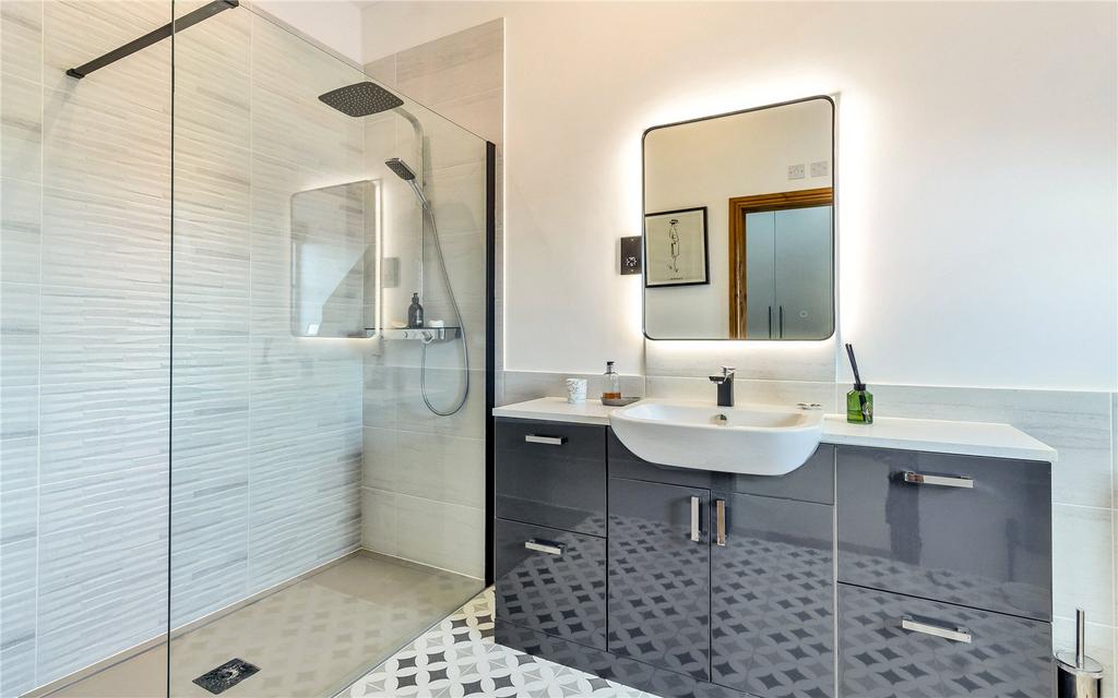 Ensuite