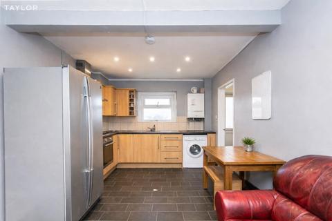 5 bedroom terraced house to rent, Hawkhurst Road, Brighton