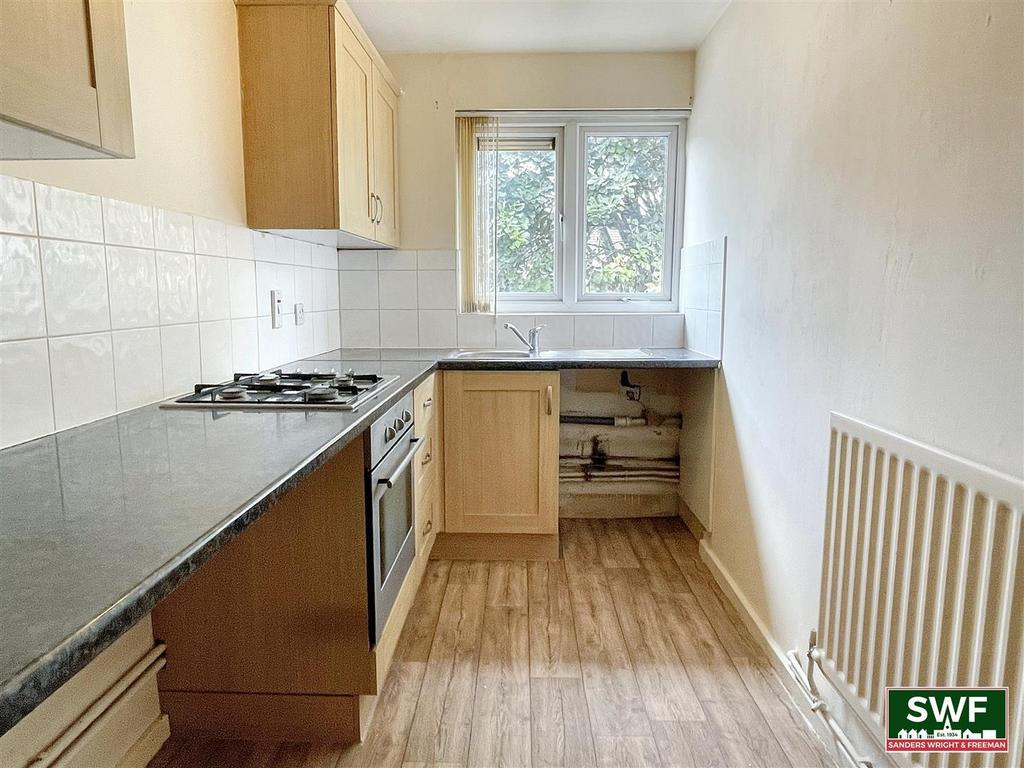 Kitchen2.jpg