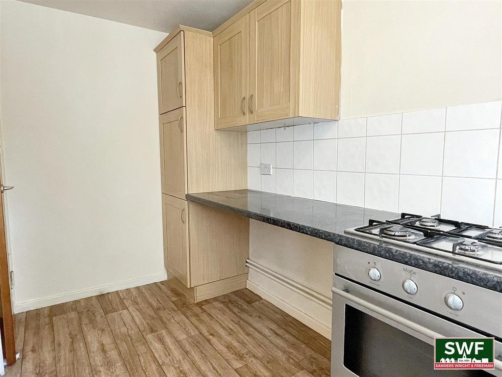 Kitchen3.jpg