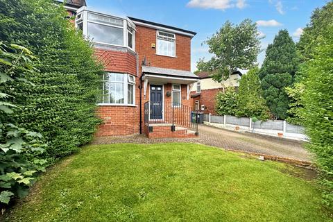 Carr Avenue, Prestwich, M25