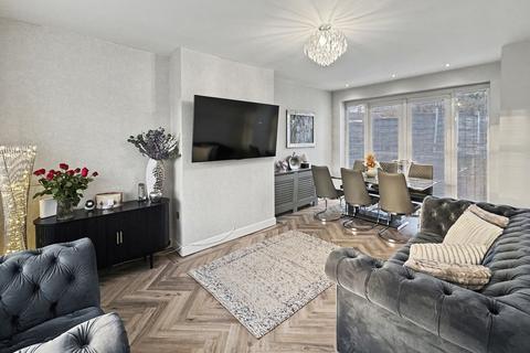 undefined, Carr Avenue, Prestwich, M25