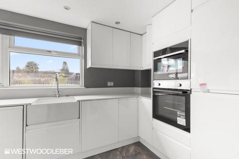 3 bedroom flat for sale, Park View, Hoddesdon EN11