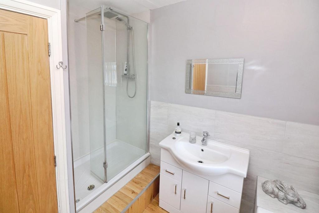 Family Bathroom / Shower Room