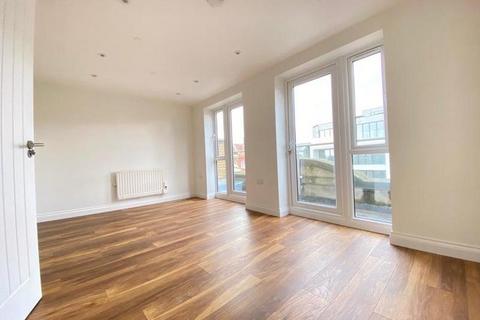 2 bedroom flat to rent, Canberra Road, London