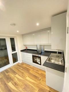 2 bedroom flat to rent, Canberra Road, London
