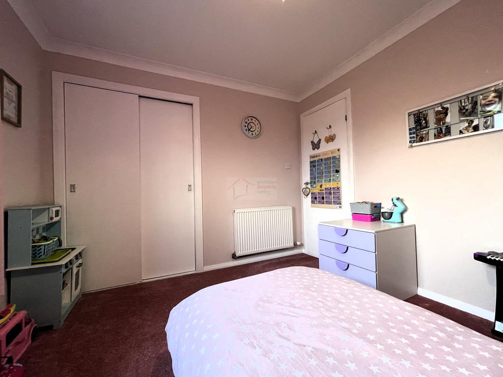 Bedroom 2b.JPG