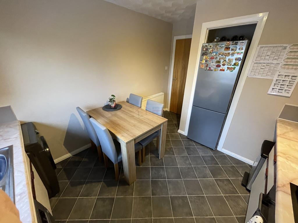 Kitchen b.JPG