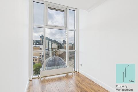 2 bedroom flat to rent, Coral Row, London SW11