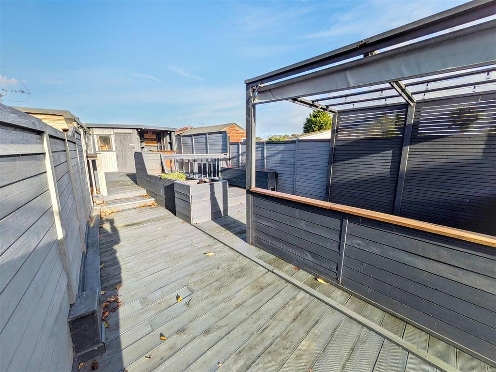 Rear garden 3.jpg