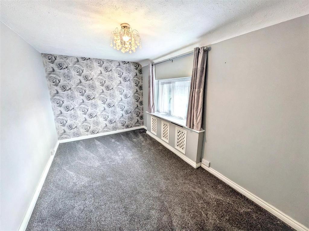 Bedroom 1a.jpg