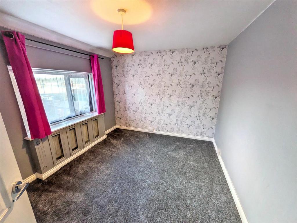 Bedroom 2a.jpg