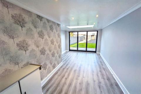 2 bedroom end of terrace house for sale, Foundry Road, Yapton