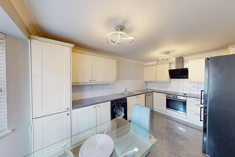 4 bedroom property to rent, Anderby Walk, Westhoughton, BL5