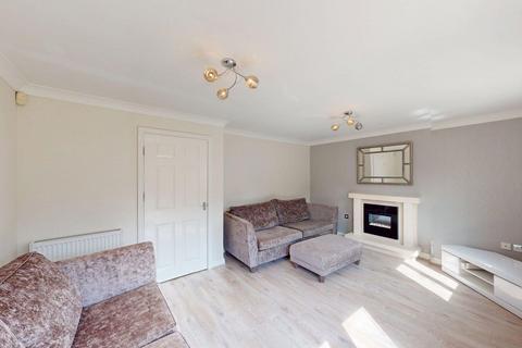 4 bedroom property to rent, Anderby Walk, Westhoughton, BL5
