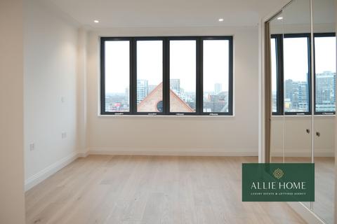 2 bedroom flat for sale, William Morris Way, London SW6