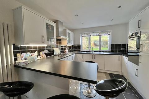 undefined, Hathersage Drive, Glossop