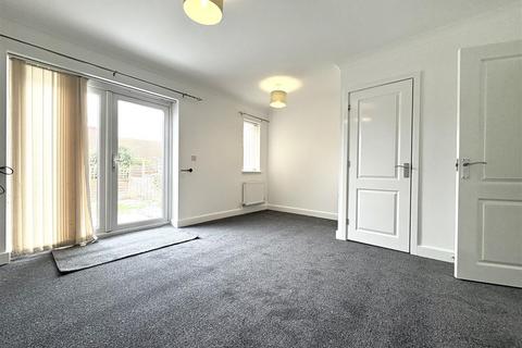 3 bedroom terraced house to rent, Sunderland Road, Sandy