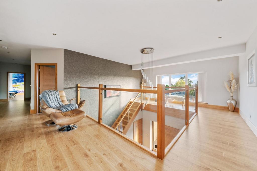 Galleried landing