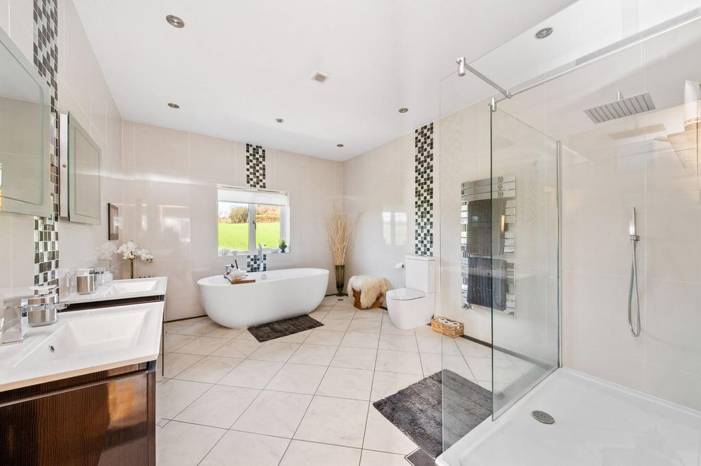 Bedroom one en suite