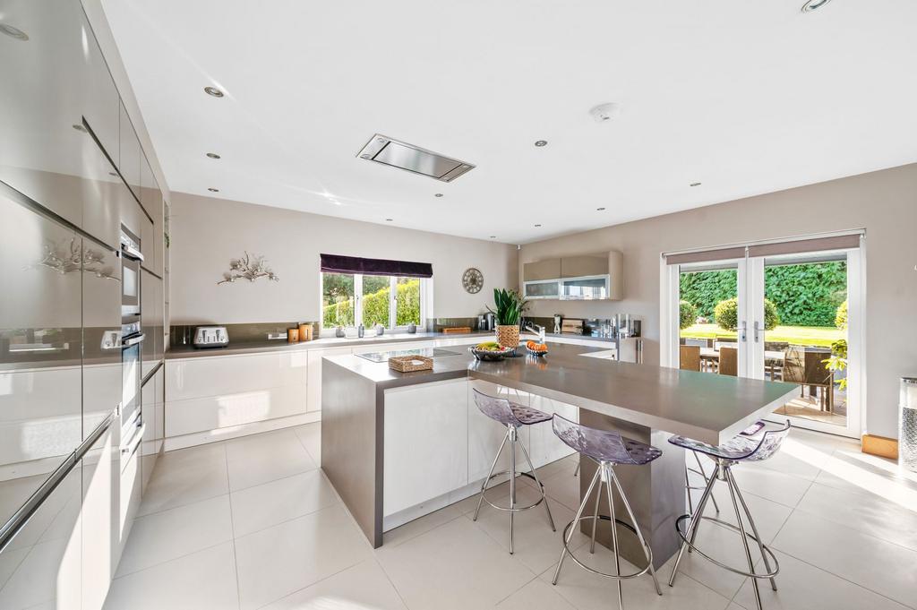 Living dining kitchen