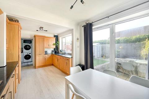 undefined, Roslyn Crescent, Hull HU12