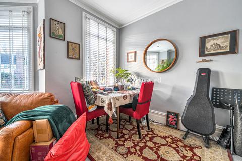 2 bedroom flat to rent, Alexandra Park Road, Alexandra Park, London, N22