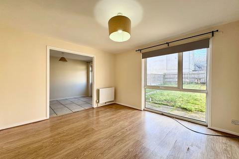 3 bedroom end of terrace house to rent, North Holme Court, Northampton NN3