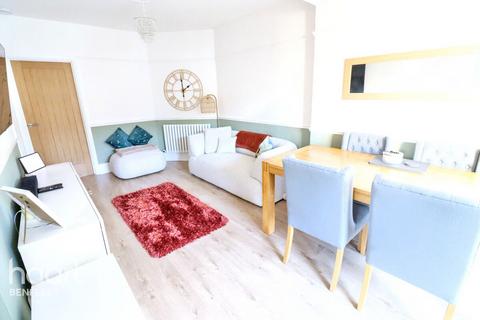 2 bedroom semi-detached bungalow for sale, Southfield Drive, Benfleet