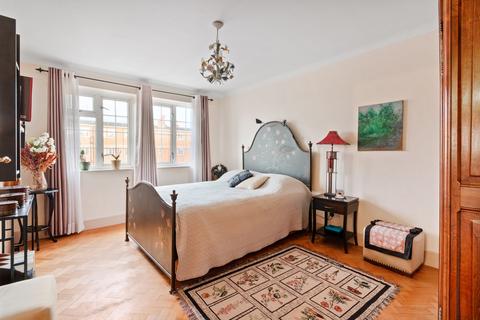 2 bedroom flat for sale, Stamford Court, Goldhawk Road, Hammersmith W6