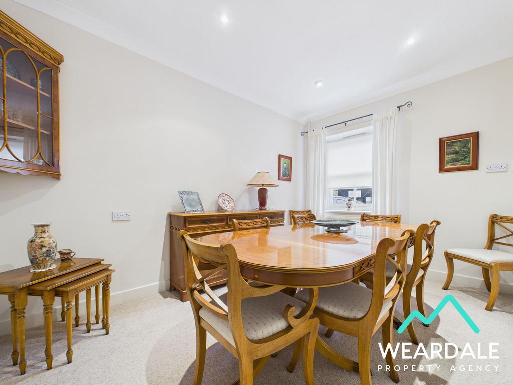 Bedroom 2 / Dining Room
