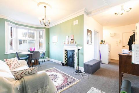 2 bedroom flat to rent, Stanlake Road, London W12