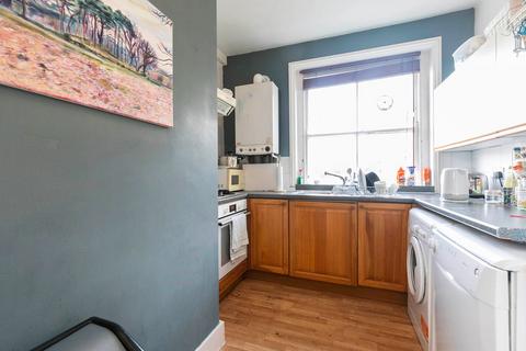 2 bedroom flat to rent, Stanlake Road, London W12