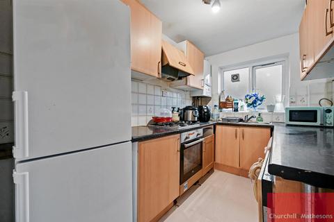 2 bedroom flat for sale, Avenue Road, London
