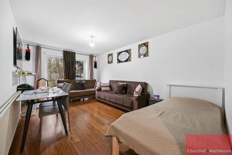 2 bedroom flat for sale, Avenue Road, London