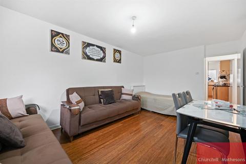 2 bedroom flat for sale, Avenue Road, London