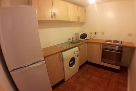 2 bedroom flat to rent, Mitford Road, Manchester M14