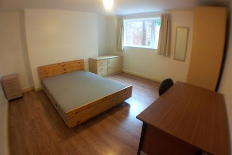 2 bedroom flat to rent, Mitford Road, Manchester M14