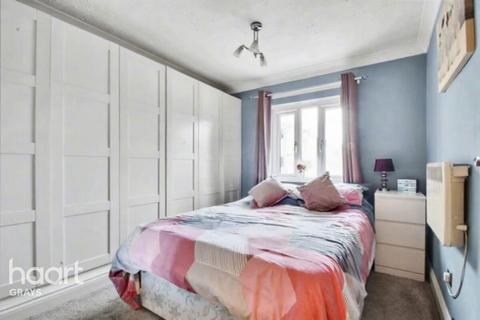 2 bedroom flat for sale, Jetty Walk, Grays