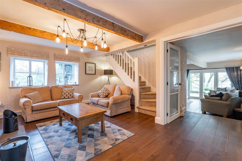 Sitting/Dining Room