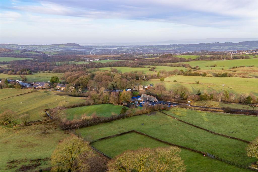 Aerial View - Surroundings